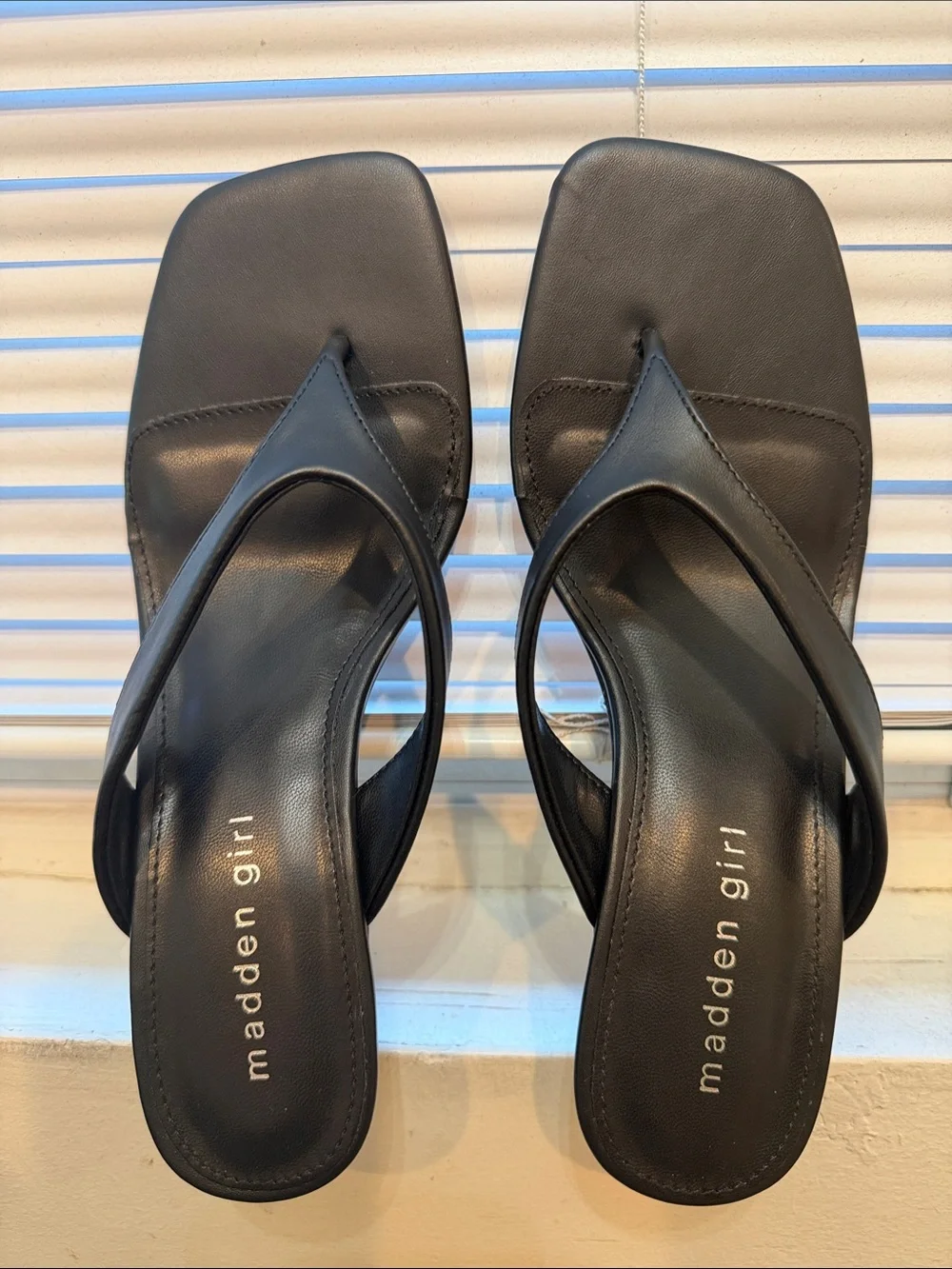 Madden Girl Black Square-Toe Thong Slide Sandals NWsticker